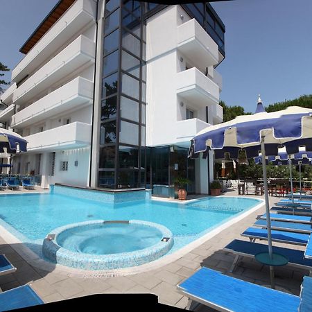 Hotel Bellevue Lignano Sabbiadoro Exterior foto