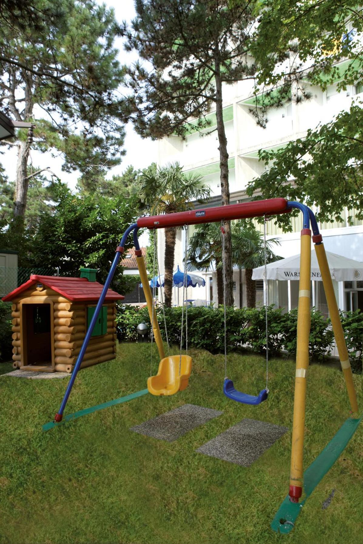 Hotel Bellevue Lignano Sabbiadoro Exterior foto