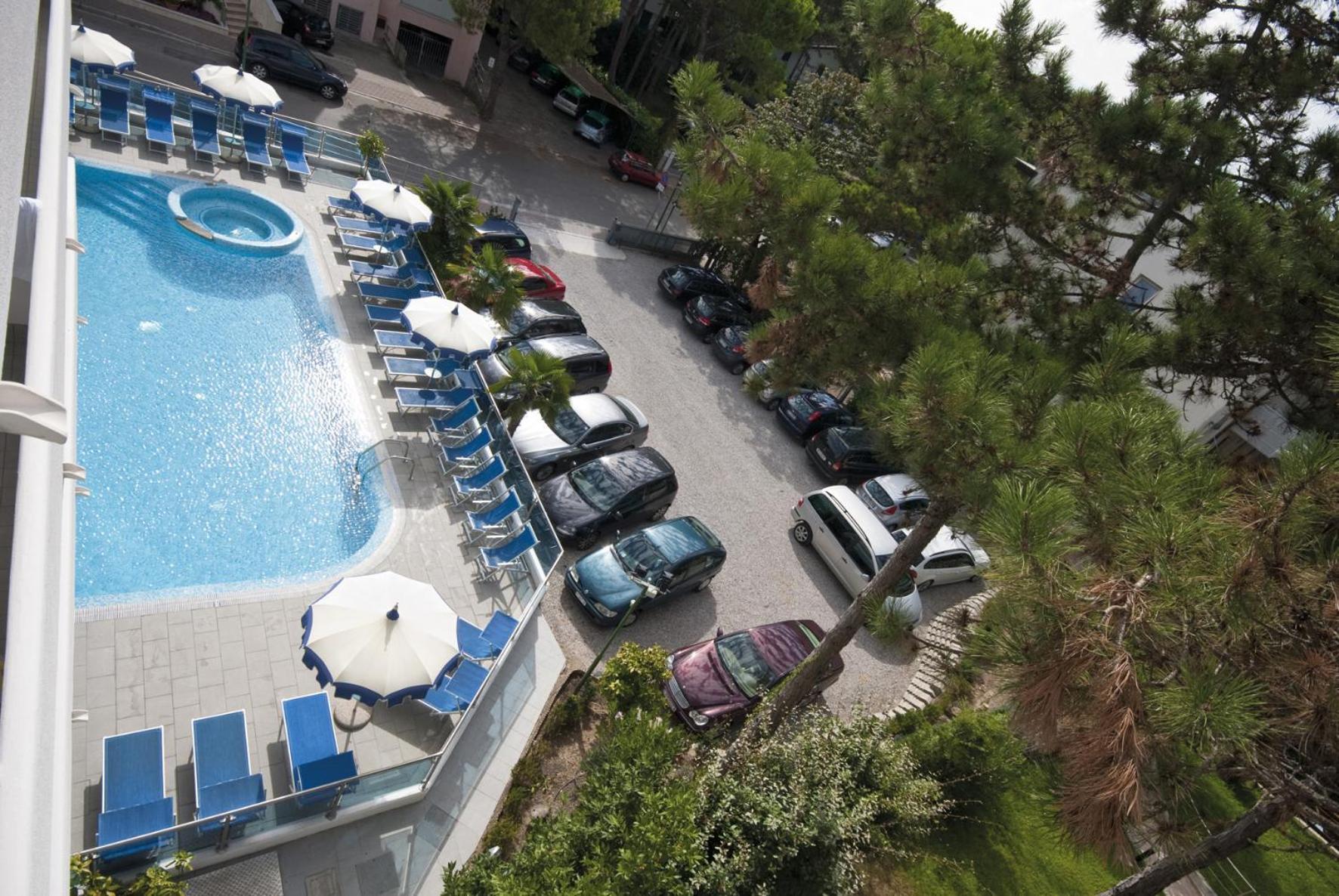 Hotel Bellevue Lignano Sabbiadoro Exterior foto