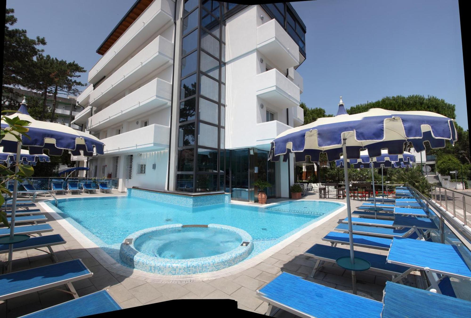 Hotel Bellevue Lignano Sabbiadoro Exterior foto