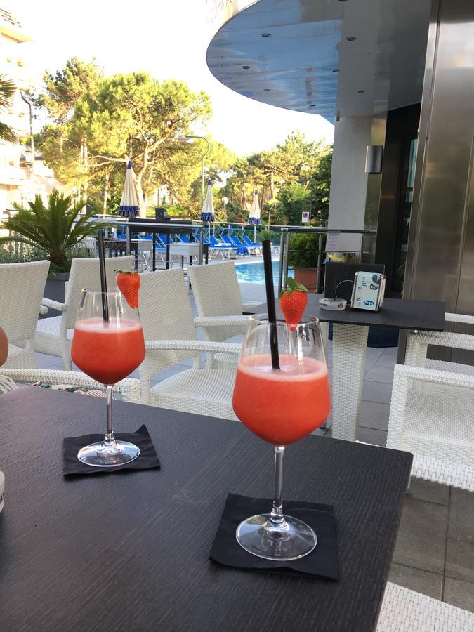 Hotel Bellevue Lignano Sabbiadoro Exterior foto